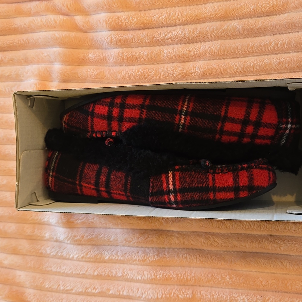 Michael Kors Red/Black "Cori" Moccasuns Sz 6 1/2 - Picture 6 of 7